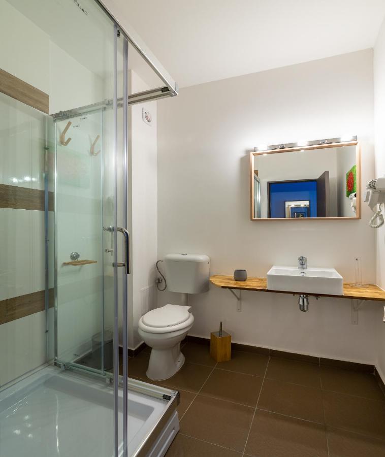 Lagom Hotel Boekarest Buitenkant foto