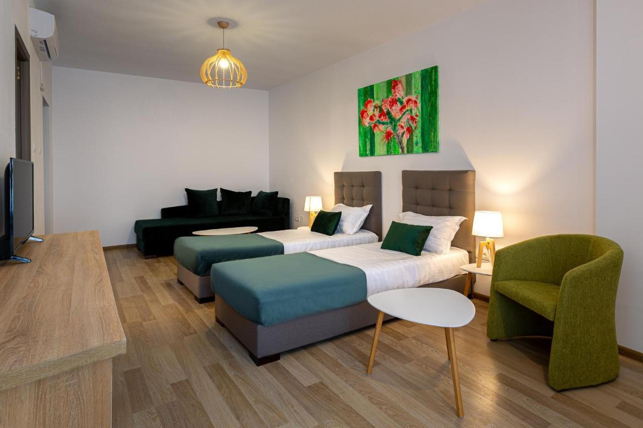 Lagom Hotel Boekarest Buitenkant foto